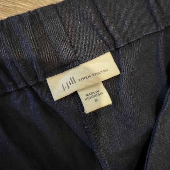 J. Jill Love Linen Navy Wide Leg Cropped Pants with button detailing Size Medium - Picture 5 of 10